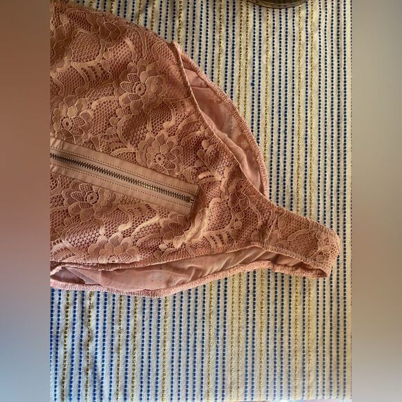 HOUSE OF CB Light Pink Lace Paraisa Plunging Neck Long Sleeve Bodysuit Sz XS - Picture 10 of 13